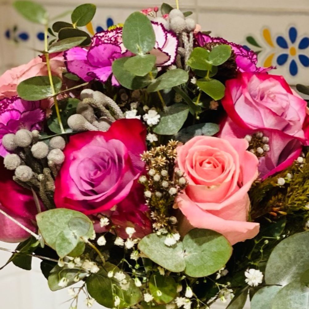 The Charm of Pink Roses: Tenderness and Admiration in Every Arrangement