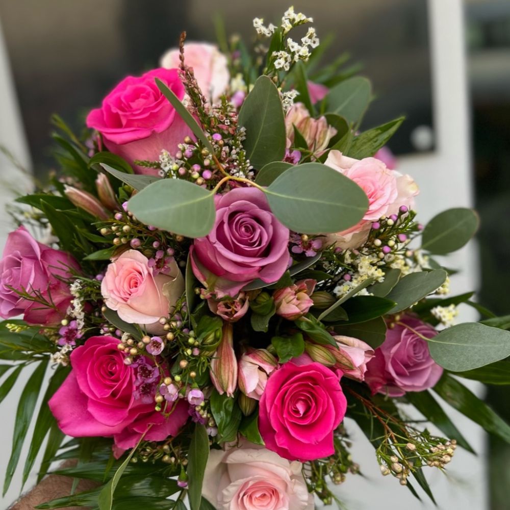 Envía rosas a domicilio y derrite su corazón - Persa Flores