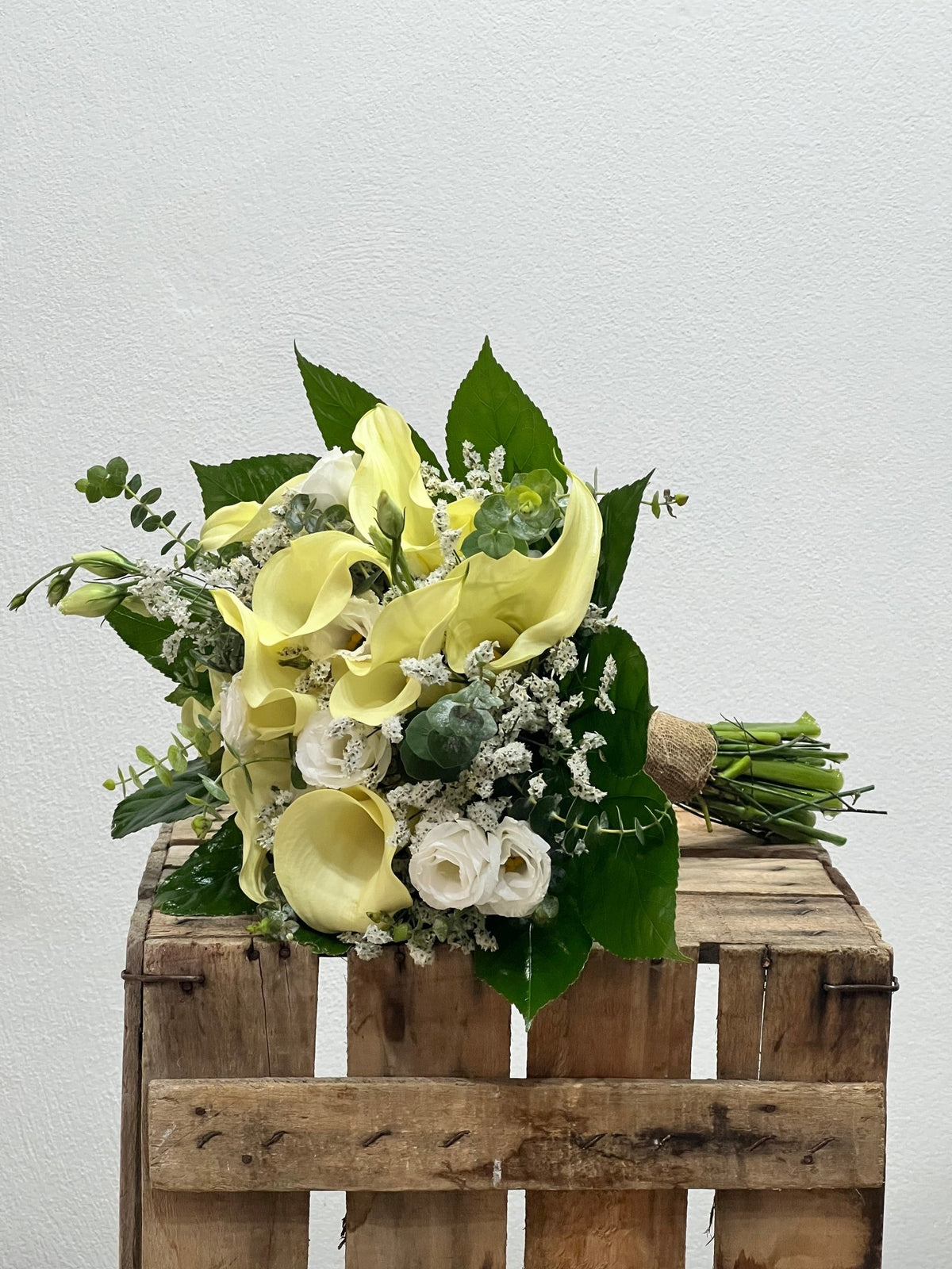 Send Bouquets of Flowers to Spain from Abroad