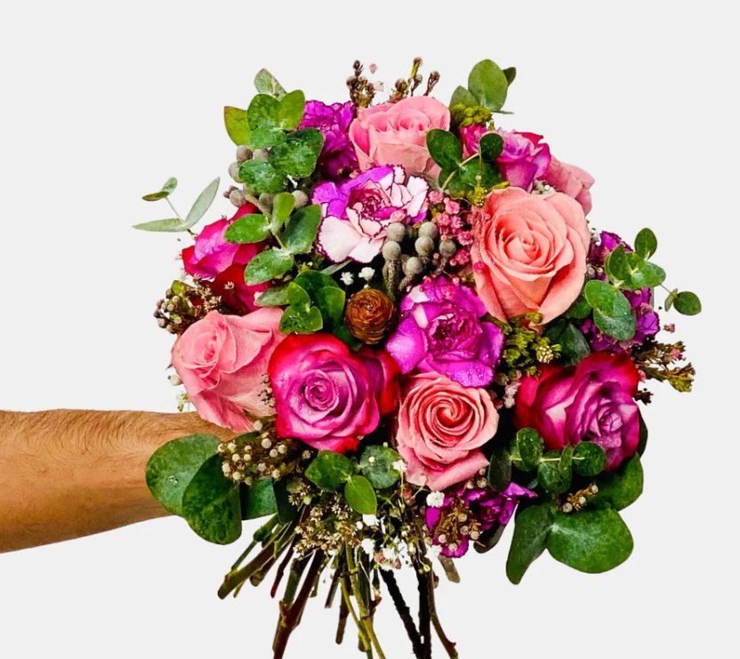 Rose Bridal Bouquet: Elegance and Tradition for Your Wedding in Spain