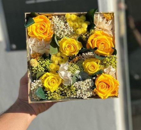 Give an Original Bouquet of Flowers This Season