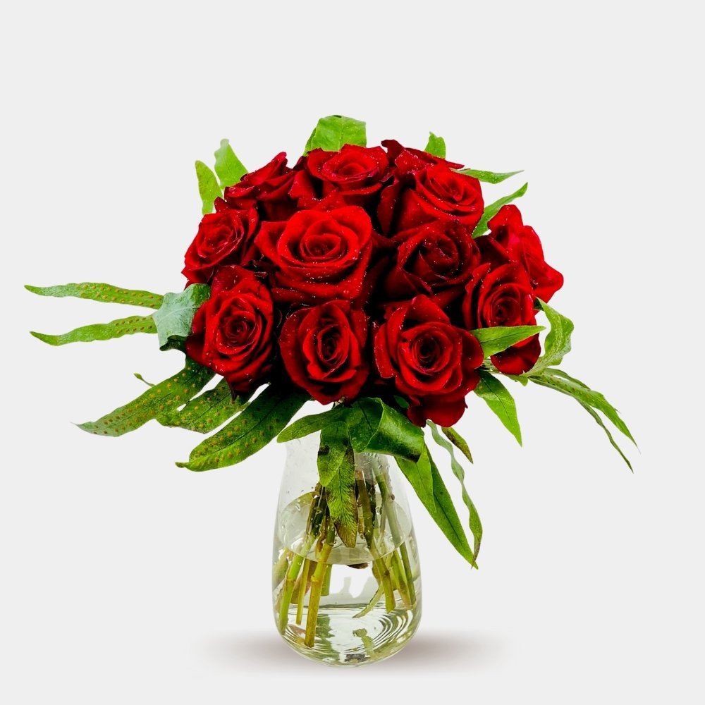 Red Roses for an Anniversary: Which Bouquet to Choose and How to Send It