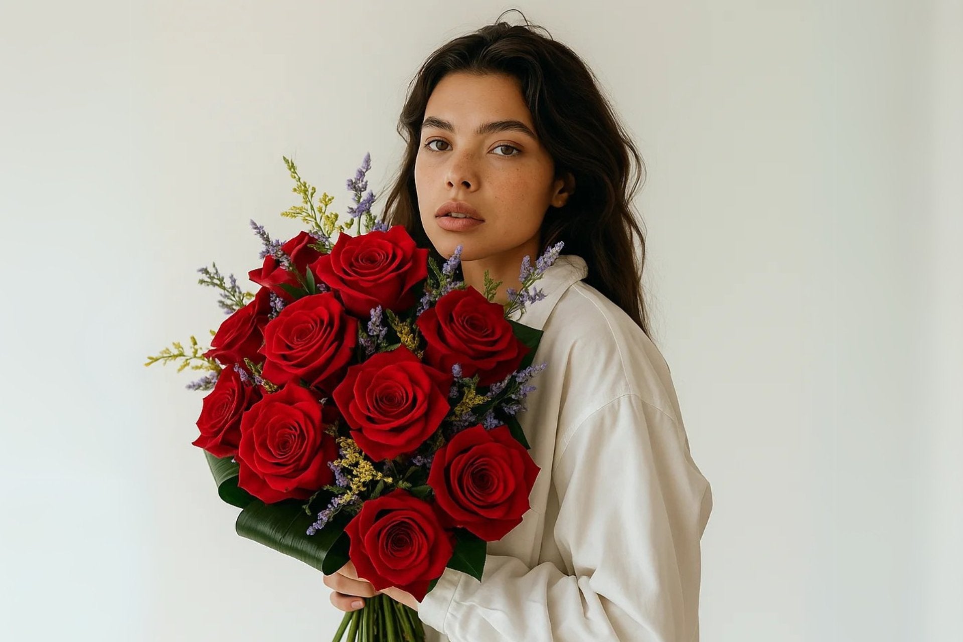 Elegante collecion de ramo de rosas rojas premium, ideal para regalos románticos y ocasiones especiales, cuidadosamente preparado por Persa Flores.