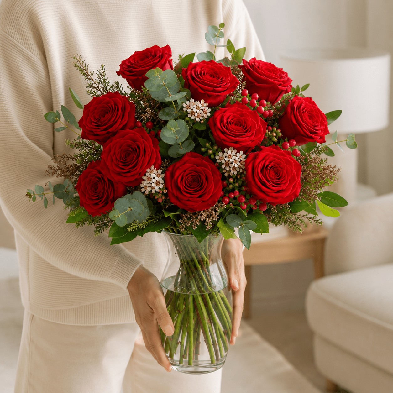 Amor | Ramo de Rosas Rojas, Eucalipto y Verdes Varios - Persa Flores